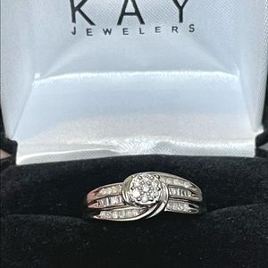 NWOT 1.02ctw Natural Baguette/Round Diamond Ring
